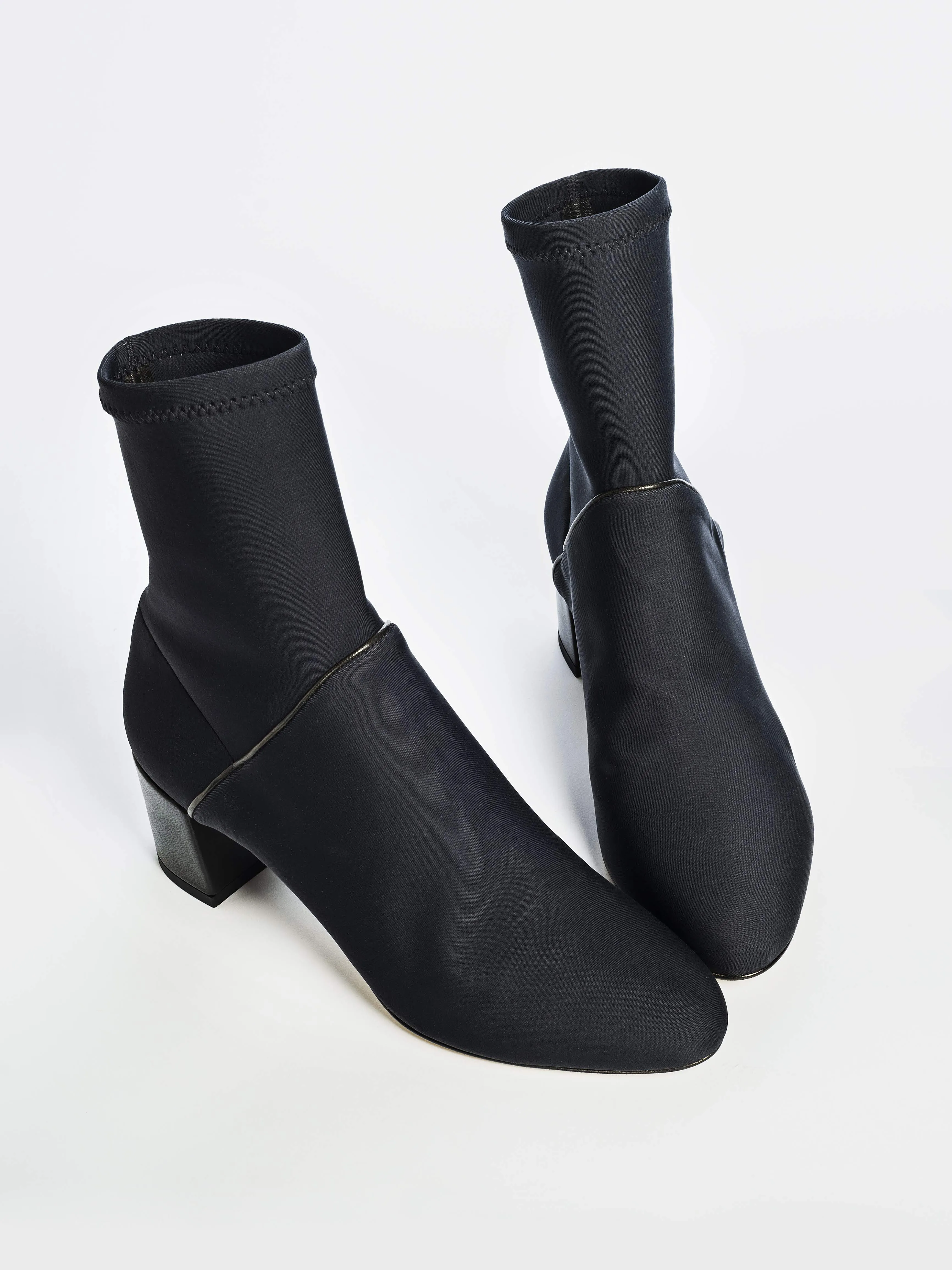 Monti Weatherproof Black Neoprene